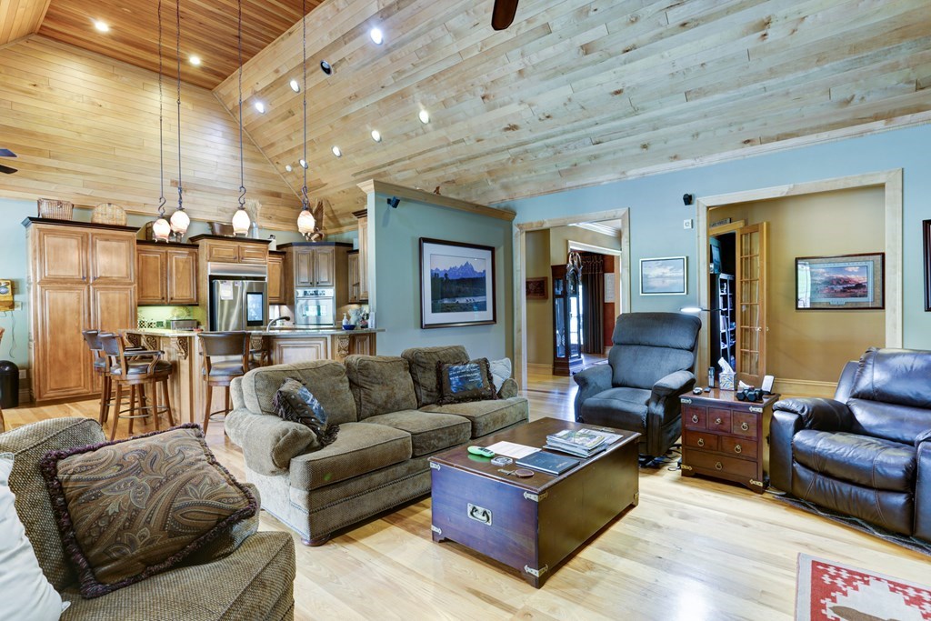 416927 Hayesville Residential