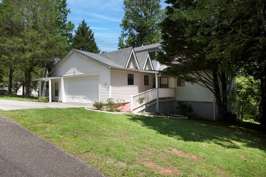 416938 Young Harris Residential