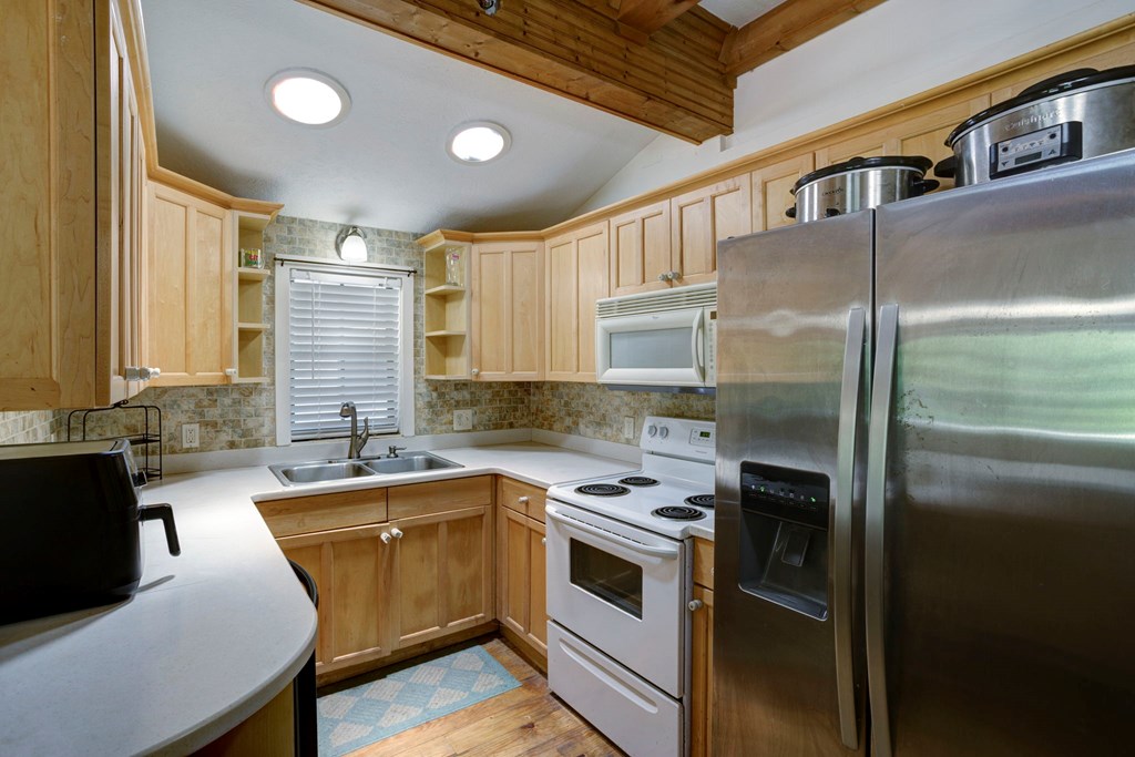 416938 Young Harris Residential