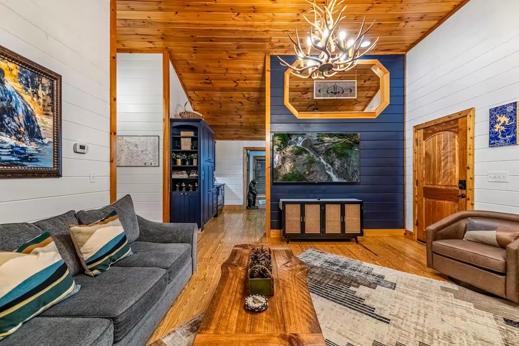 416952 Blue Ridge Residential
