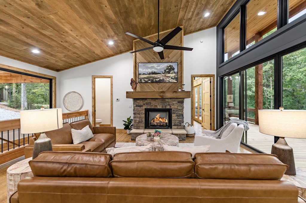 416958 McCaysville Residential