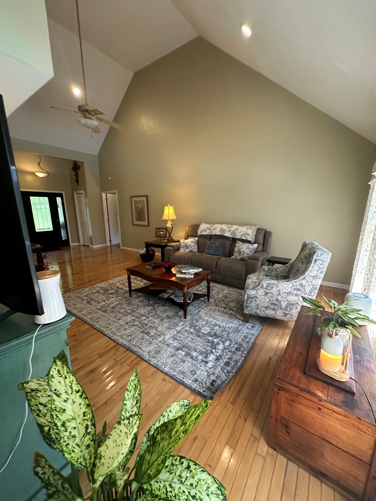 417000 Murphy Residential