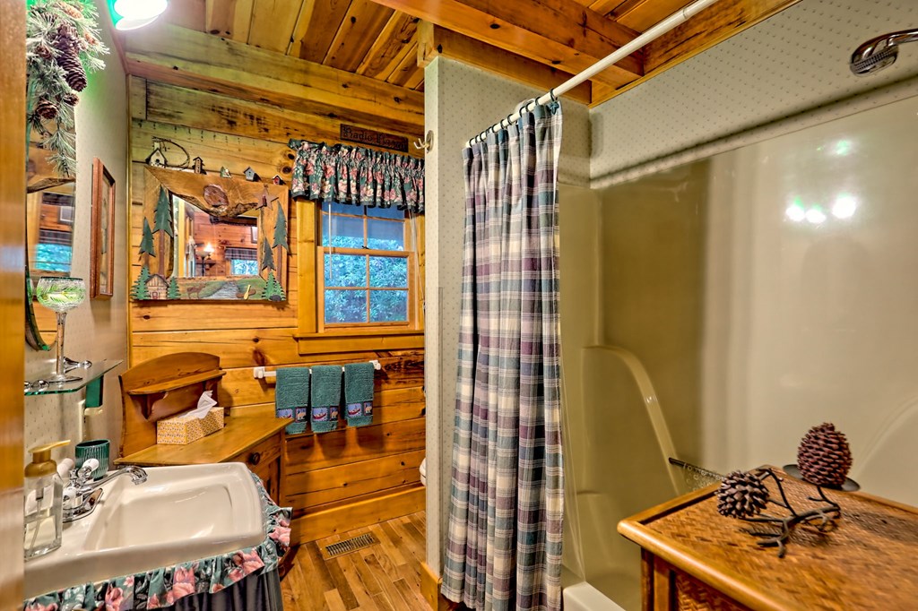 417008 Hiawassee Residential