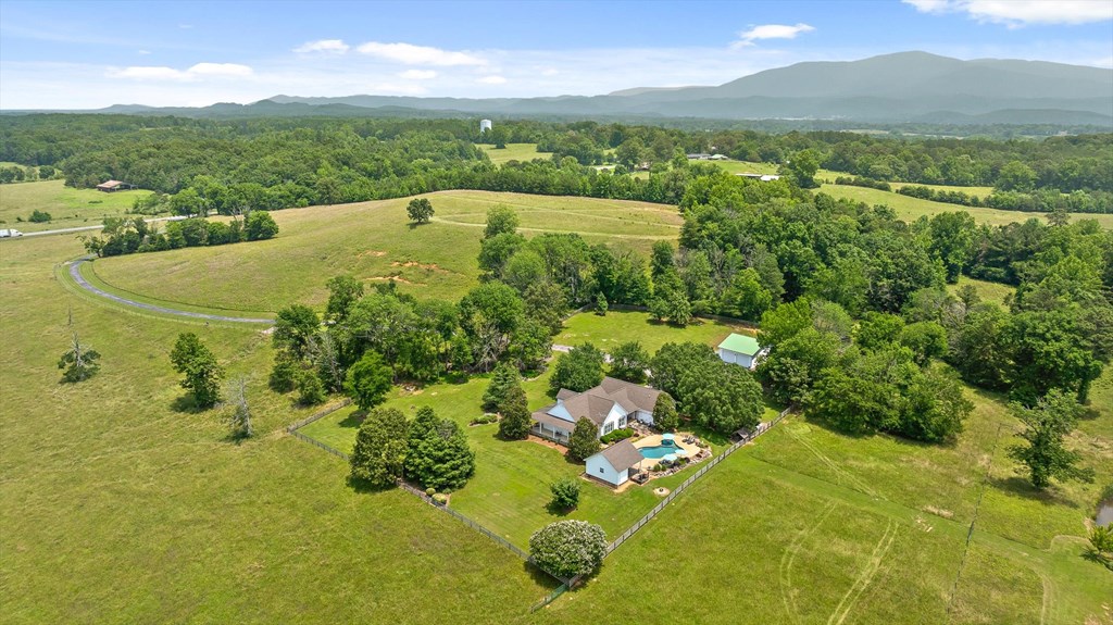 417084 Chatsworth Residential