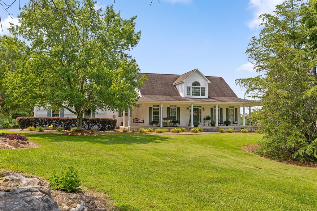 417084 Chatsworth Residential
