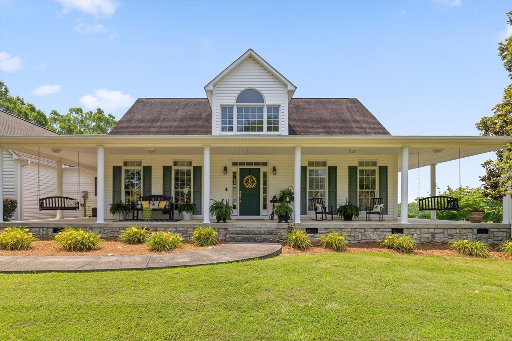417084 Chatsworth Residential