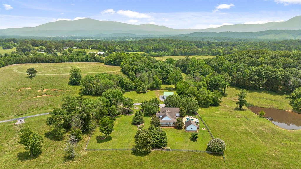 417084 Chatsworth Residential