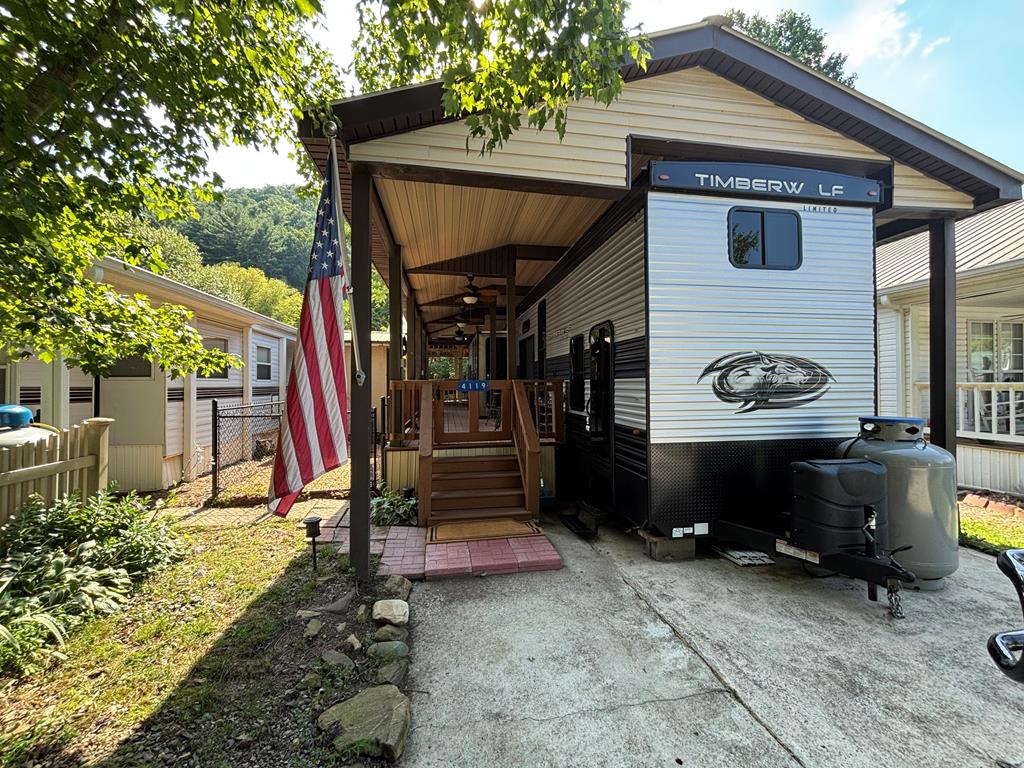 417104 Hiawassee 