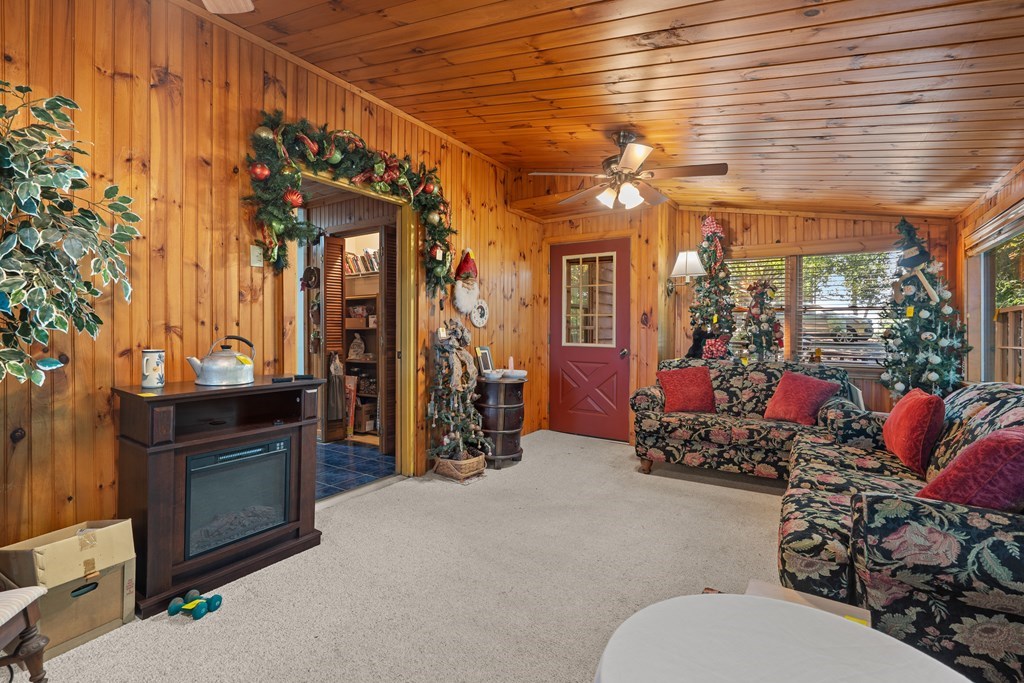 417165 Hayesville Residential