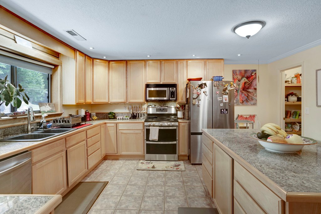 417168 Hayesville Residential