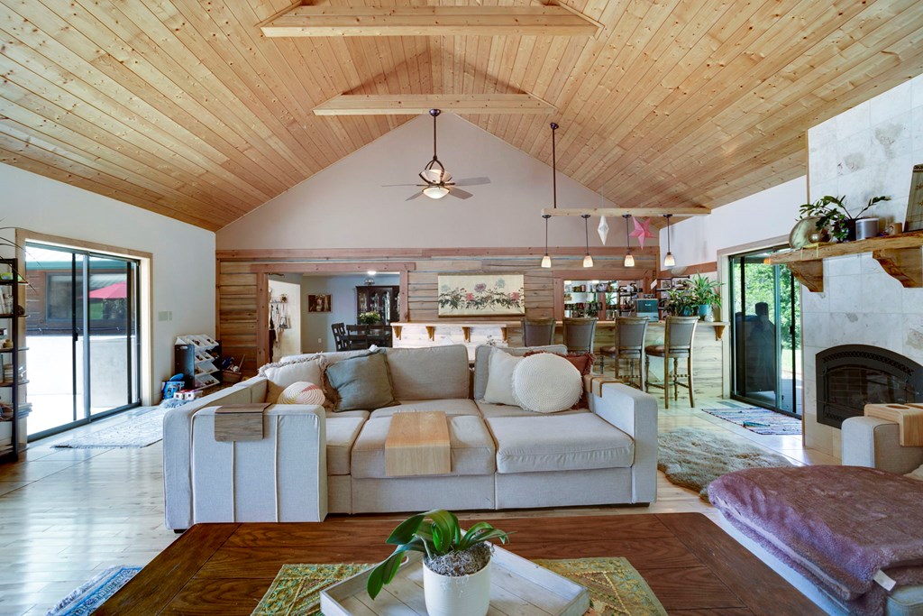 417168 Hayesville Residential