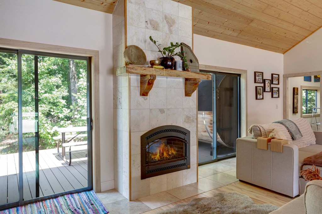 417168 Hayesville Residential