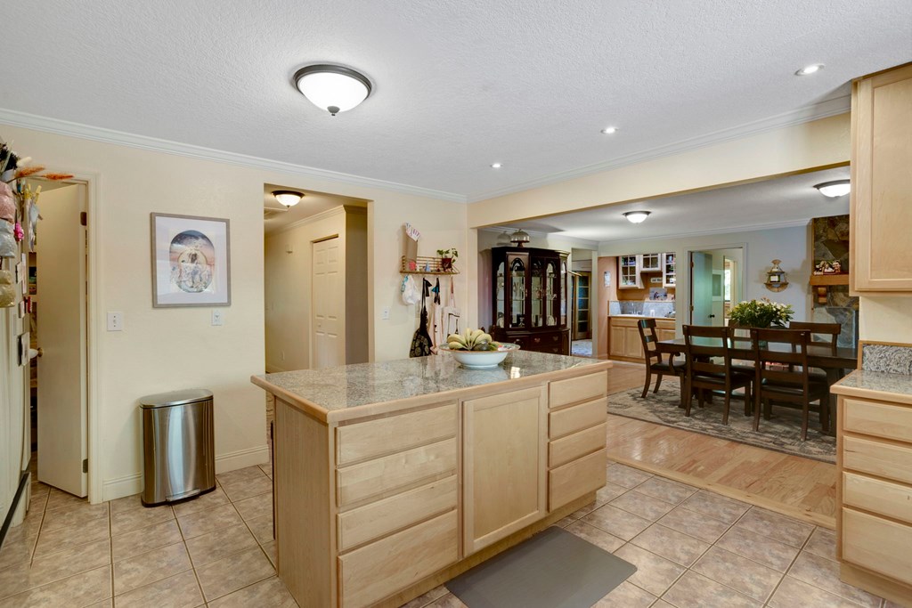 417168 Hayesville Residential