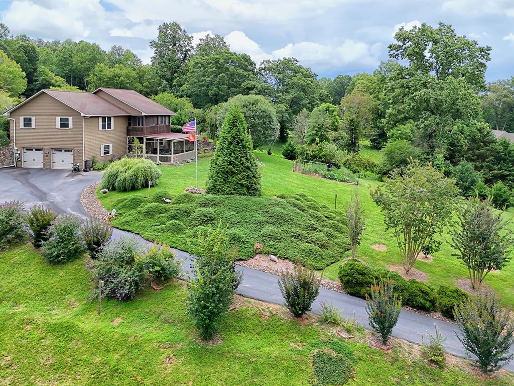 417184 Hayesville 