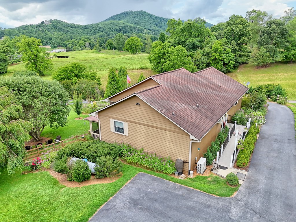 417184 Hayesville Residential