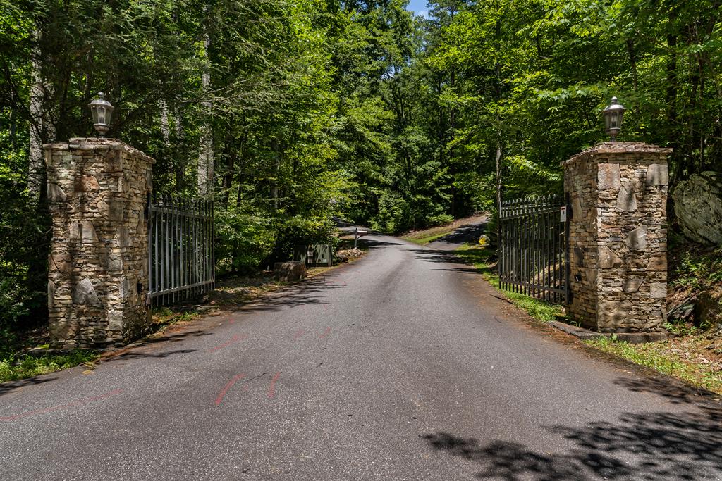 417228 Hayesville 