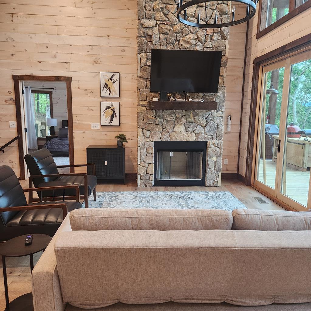 417277 Blue Ridge Residential