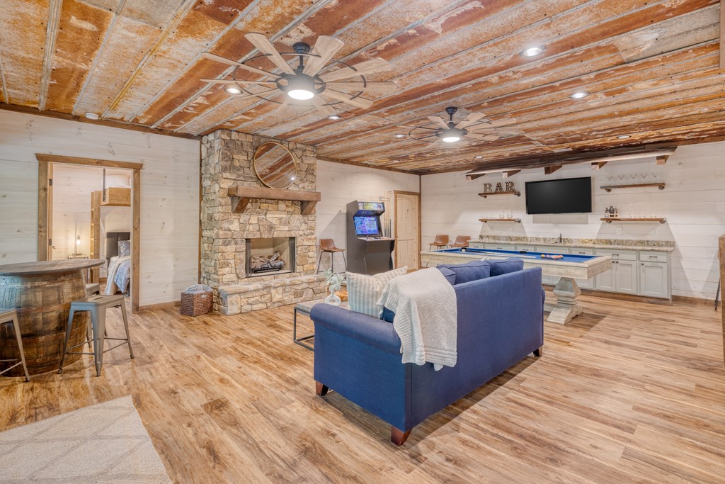 417277 Blue Ridge Residential