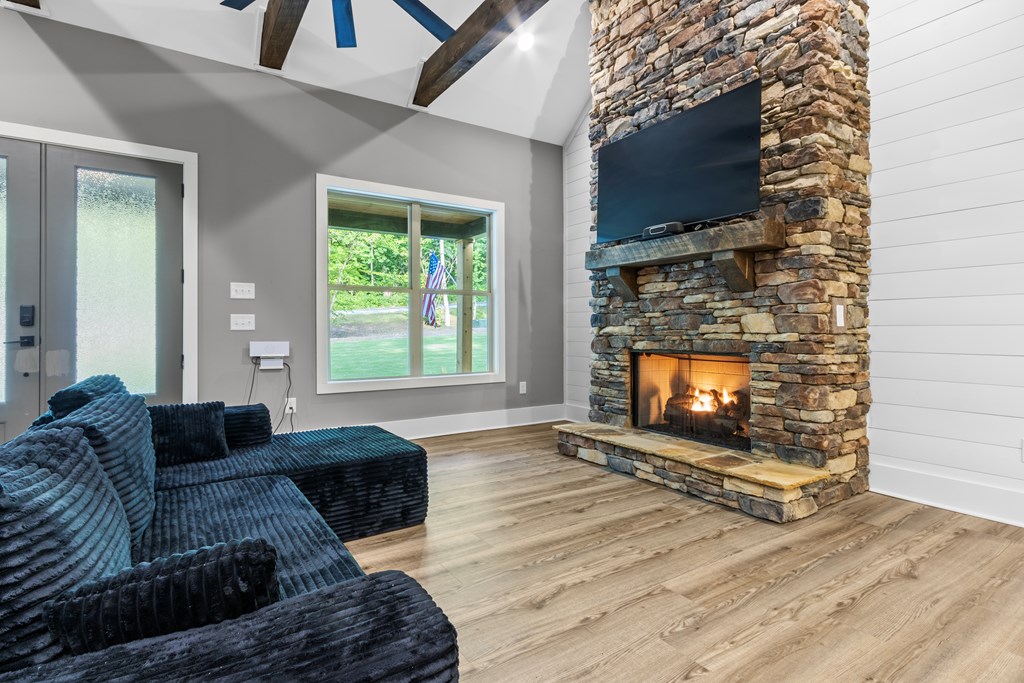 417283 Talking Rock Residential