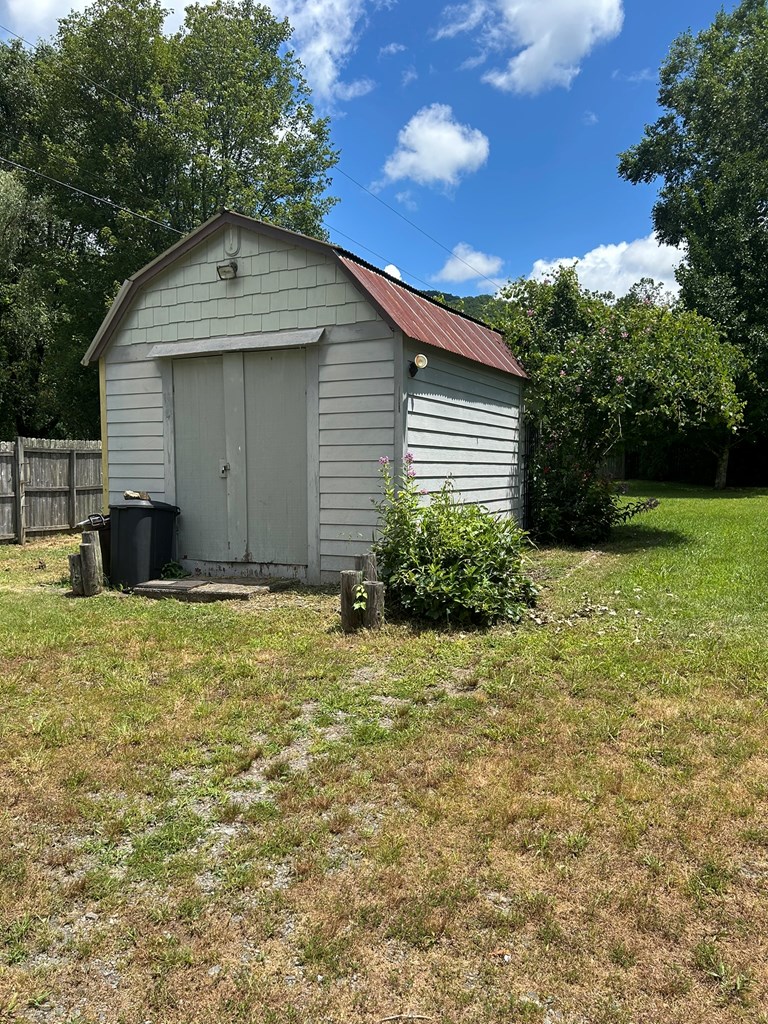 417286 Hayesville Residential