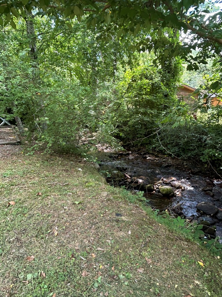 417286 Hayesville Residential