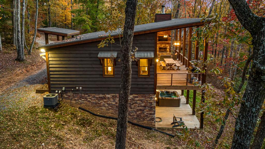 417370 Mineral Bluff Residential