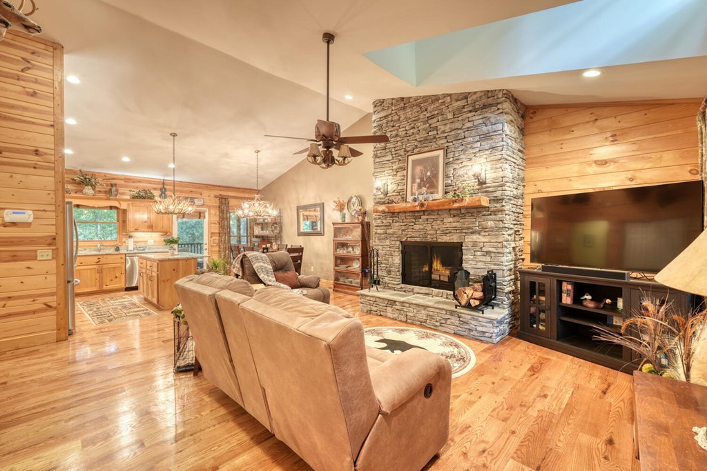 417475 Young Harris Residential
