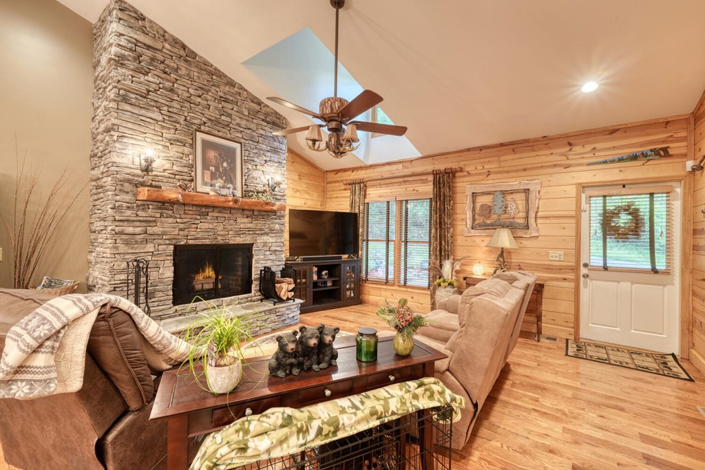 417475 Young Harris Residential
