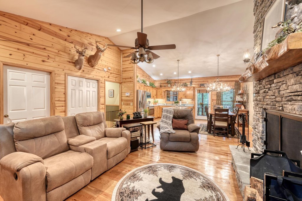 417475 Young Harris Residential