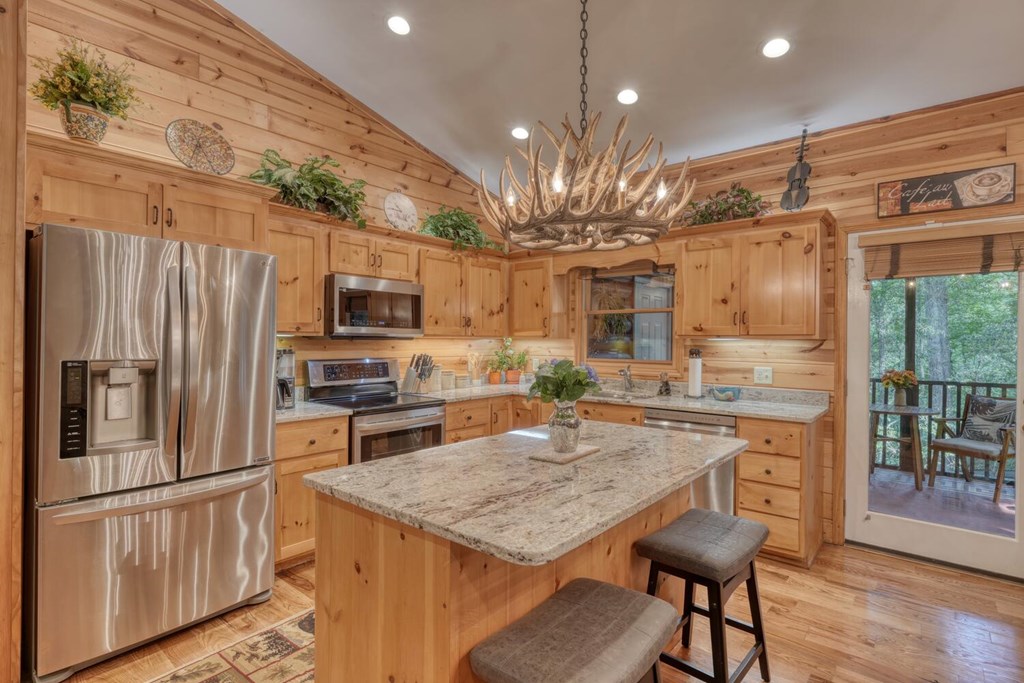 417475 Young Harris Residential