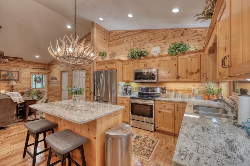 417475 Young Harris Residential