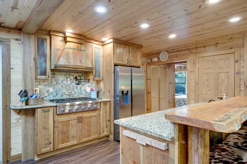417493 Hiawassee Residential