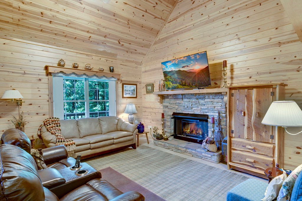 417493 Hiawassee Residential