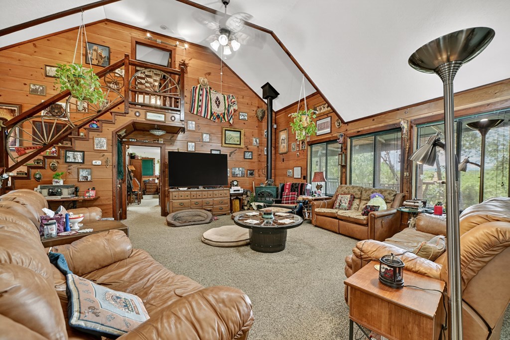 417518 Mineral Bluff Residential