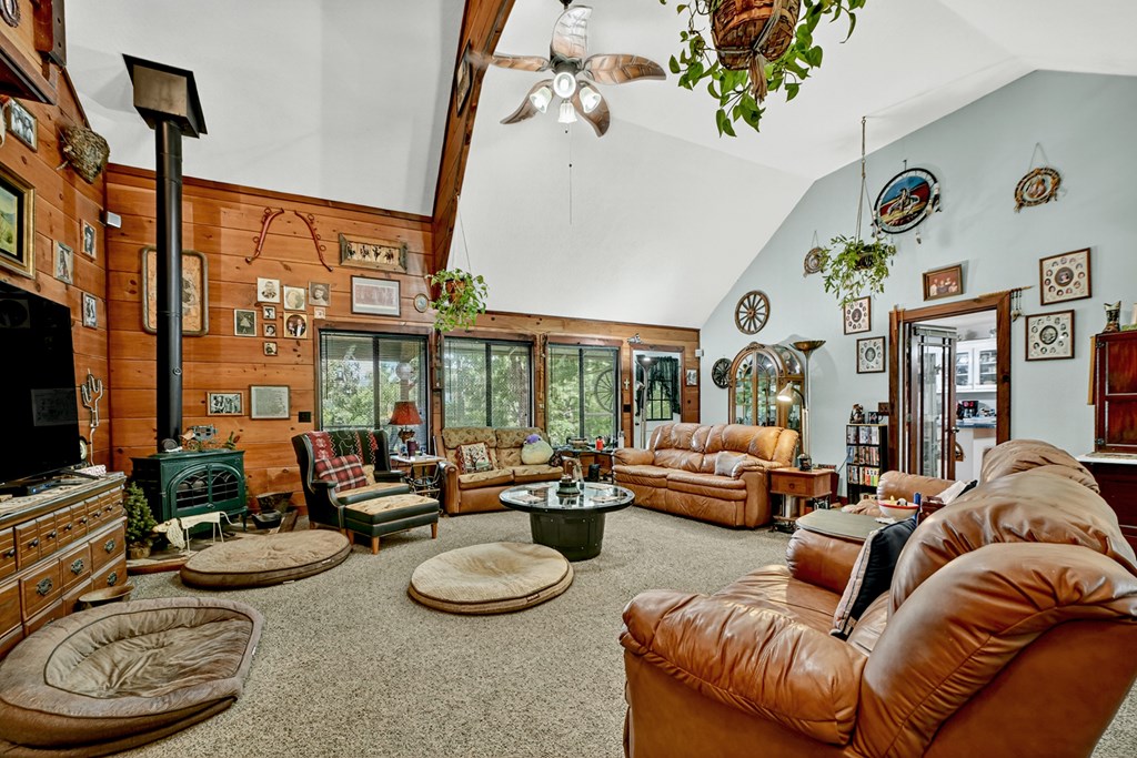 417518 Mineral Bluff Residential