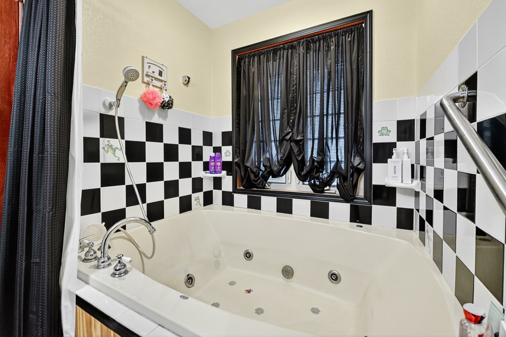 417518 Mineral Bluff Residential