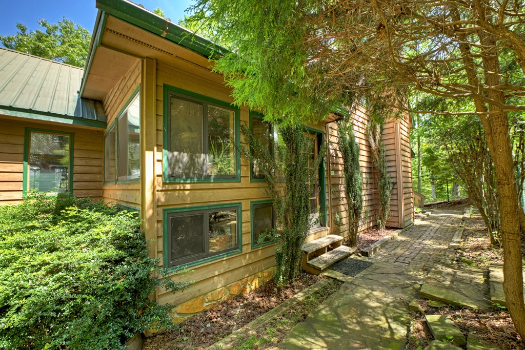 417518 Mineral Bluff Residential