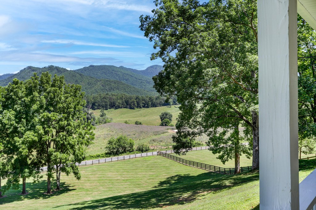 417524 Hayesville Residential