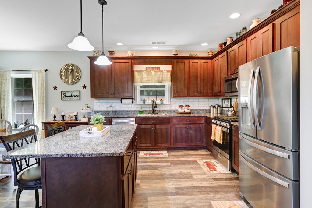 417524 Hayesville Residential