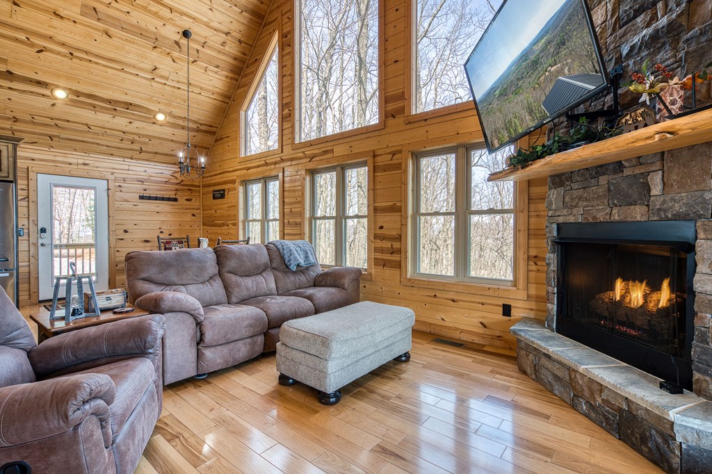417525 Murphy Residential