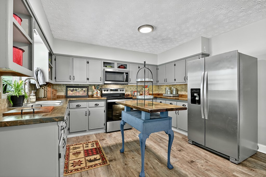 417579 Blue Ridge Residential