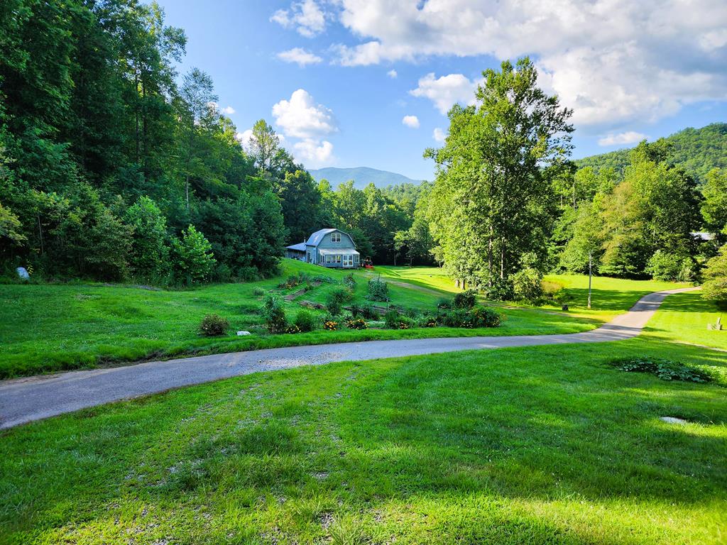 417588 Hayesville 