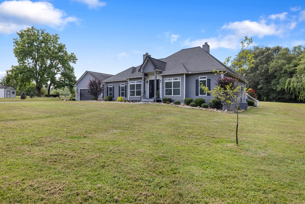 417683 Young Harris Residential