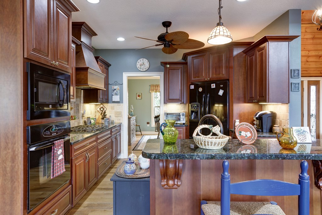 417838 Hiawassee Residential
