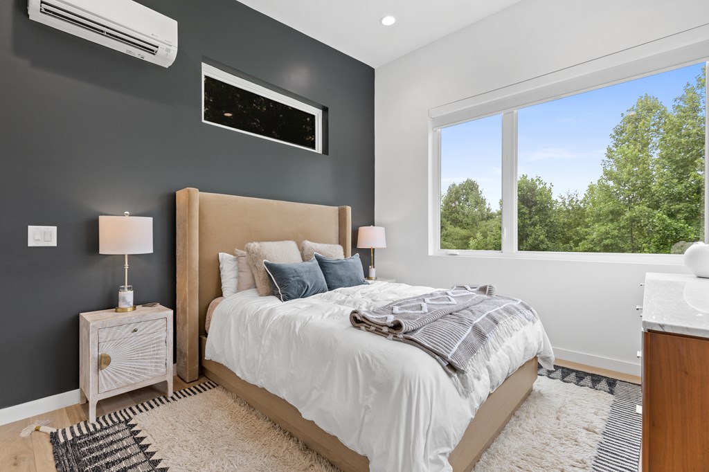 417845 Young Harris Residential
