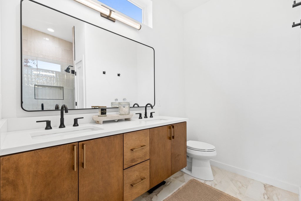 417845 Young Harris Residential