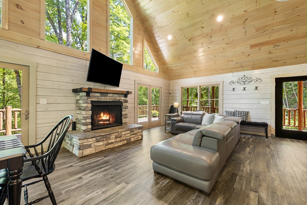 417865 Andrews Residential