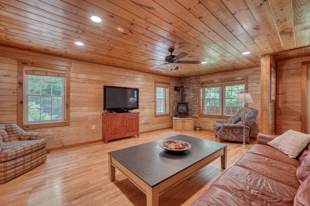 417868 Hiawassee Residential