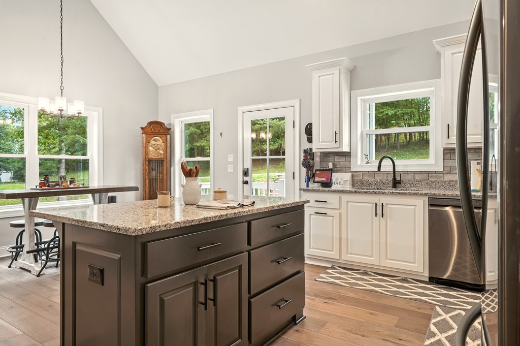 417881 Young Harris Residential