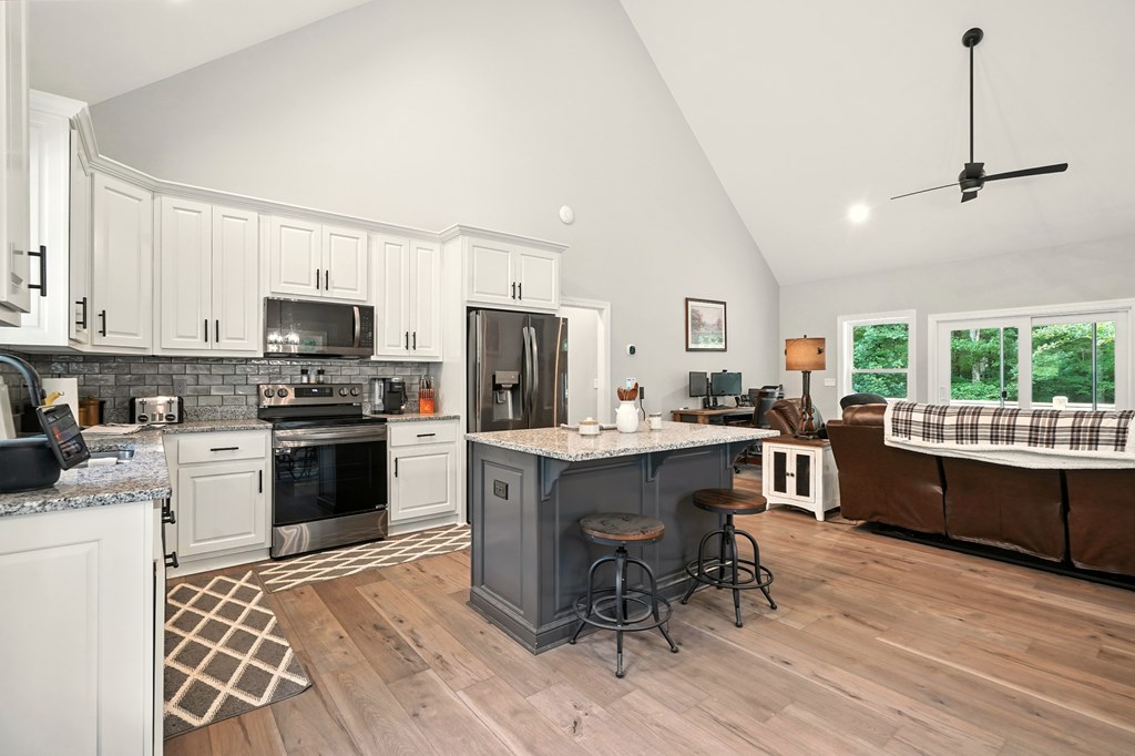 417881 Young Harris Residential